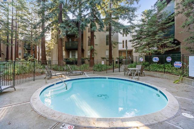 150 Sharene Ln, Walnut Creek CA: https://media.crmls.org/mediaz/3f2f4921-c1fe-4bdf-b3d0-bcc71dc8997f.jpg