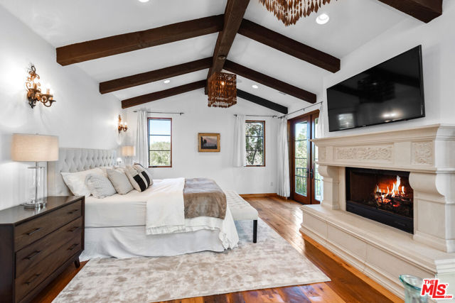 5850 Lapworth Drive, Agoura Hills CA: https://media.crmls.org/mediaz/3f2fda60-2a69-4a86-80e5-b4b38b9c6fc8.jpg