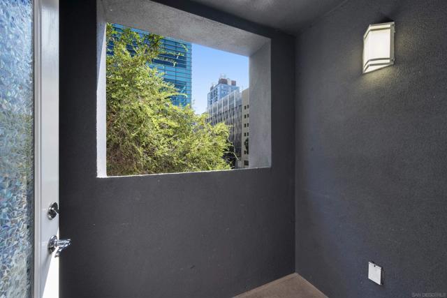 525 11th Avenue, San Diego CA: https://media.crmls.org/mediaz/3f3027cf-e052-4c35-9081-6453134a00f9.jpg