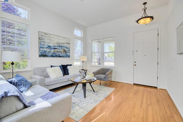 200 ARDEN CT, San Ramon CA: https://media.crmls.org/mediaz/3f30962a-6caf-42a5-af5a-a54df6b0d863.jpg