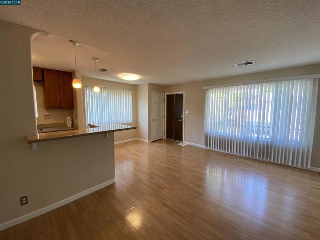 2118 Peppertree Way, Antioch CA: https://media.crmls.org/mediaz/3f321def-3575-44a4-9382-4b30e92db65e.jpg