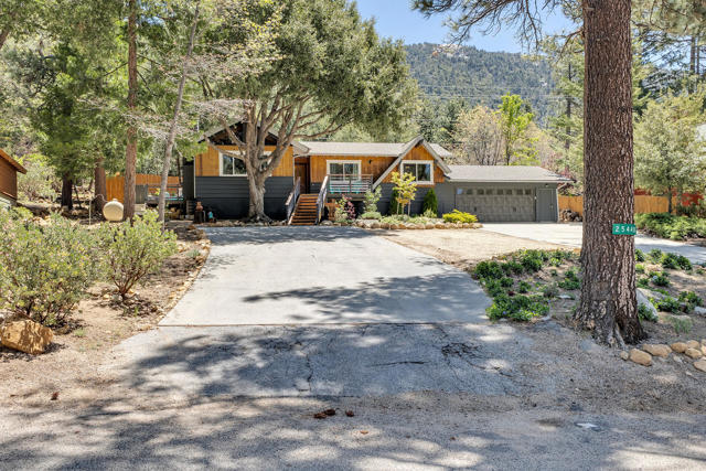 25440 Rim Rock Road, Idyllwild CA: https://media.crmls.org/mediaz/3f32608c-3a30-4fd1-93ca-fd52c3d73764.jpg