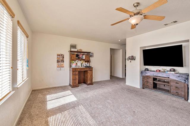 367 Sunburst Street, Los Banos CA: https://media.crmls.org/mediaz/3f3324a5-579e-444f-9263-1dab033ee2b8.jpg