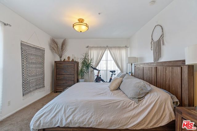 12311 Pacific Avenue, Los Angeles CA: https://media.crmls.org/mediaz/3f3390af-1897-4d15-b430-1247bf466859.jpg