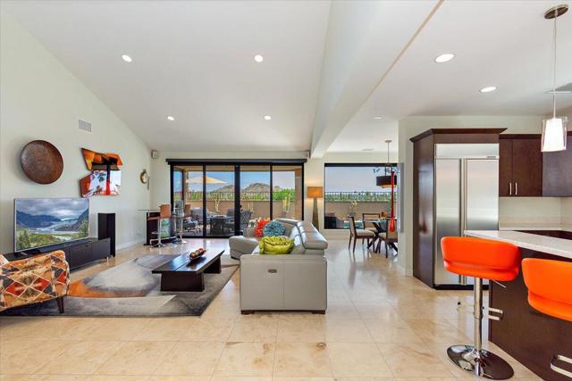 11 Vista Loma Drive, Rancho Mirage CA: https://media.crmls.org/mediaz/3f33a490-e3ad-4643-bc12-fdfdd38b2f92.jpg