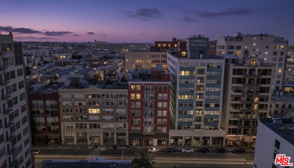 https://media.crmls.org/mediaz/3f33cc92-9762-43f5-a068-fd6445280f41.jpg?preset=X-Large