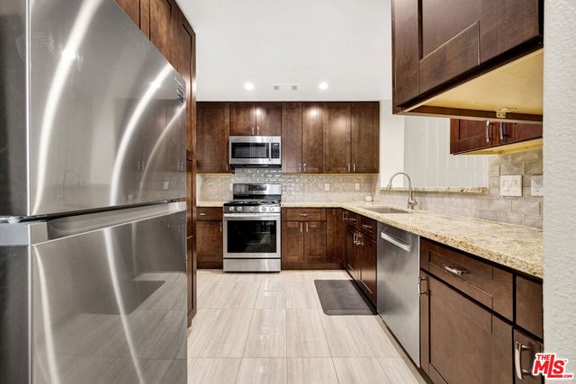 28955 Oak Spring Canyon Road, Canyon Country CA: https://media.crmls.org/mediaz/3f3428e0-4e5a-43aa-bf3e-6fd56d4b2a40.jpg