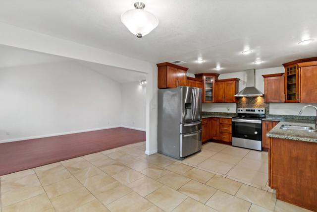 36923 Bolina Terrace, Fremont CA: https://media.crmls.org/mediaz/3f348b2c-16ce-4d78-bbe5-68cdf2f4f983.jpg