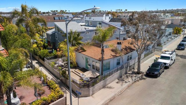 805 Brighton Court, San Diego CA: https://media.crmls.org/mediaz/3f3494ff-5c8a-4f42-ae1f-07b2736d40d9.jpg