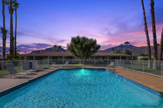 49845 Lago Drive, La Quinta CA: https://media.crmls.org/mediaz/3f34eb59-0ad3-4d13-a300-bbd3603dc6f6.jpg
