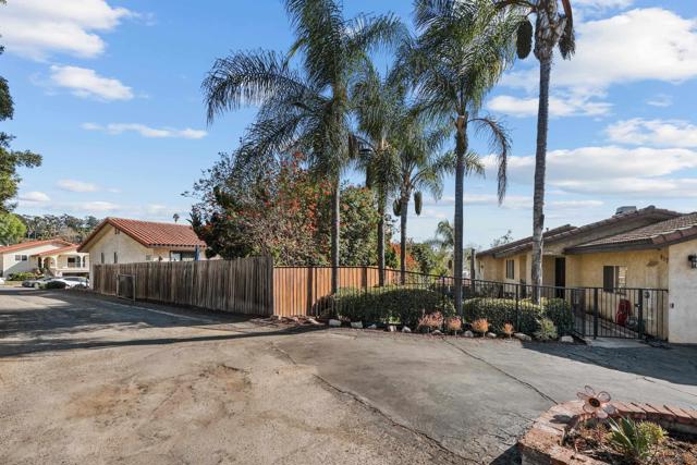 617 Sabrina Way, Vista, California 92084, 4 Bedrooms Bedrooms, ,3 BathroomsBathrooms,Single Family Residence,For Sale,Sabrina Way,250020056SD