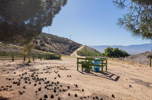 33900 Fabry Road, Soledad CA: https://media.crmls.org/mediaz/3f35fffe-d729-42a5-a115-e9cd4a2f1394.jpg