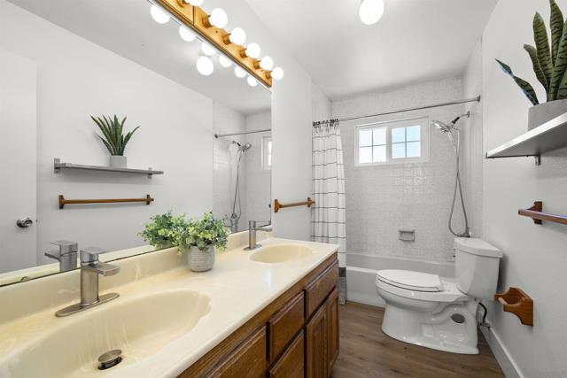 5273 Lewison Pl, San Diego CA: https://media.crmls.org/mediaz/3f3653fb-9123-4602-a4e7-624b58774c44.jpg