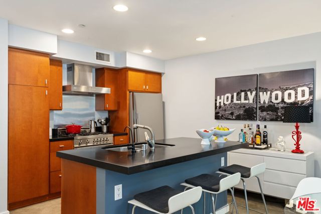 2 Bed Home for Sale in Los Angeles, California