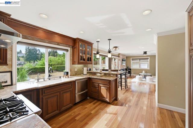 Image 9 of 40 For 2481 Palmira Pl