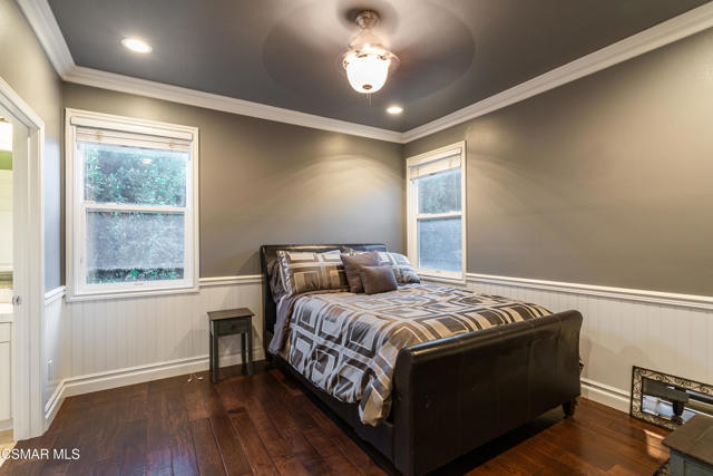 551 Rustic Hills Drive, Simi Valley CA: https://media.crmls.org/mediaz/3f36f63d-6a6f-4d87-8aee-1639a2c2badf.jpg