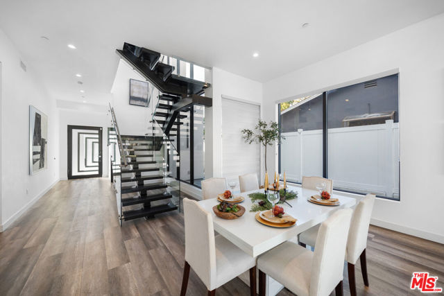 5812 Willis Avenue, Sherman Oaks CA: https://media.crmls.org/mediaz/3f374173-70b0-4f58-8f54-858a66658a15.jpg