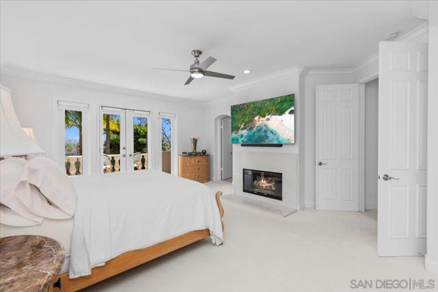 7166 Tern Place, Carlsbad CA: https://media.crmls.org/mediaz/3f37b6b3-502c-457f-a38a-4a3a1e8521de.jpg
