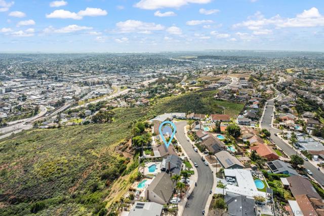 7945 Shadow Hill Dr, La Mesa CA: https://media.crmls.org/mediaz/3f37bf2b-7fc2-4284-bf24-5f90a93be6e7.jpg