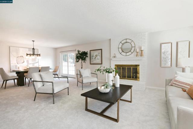 2646 Roundhill Dr, Alamo CA: https://media.crmls.org/mediaz/3f37d204-b266-4064-b1d8-6e5bc1d180f2.jpg