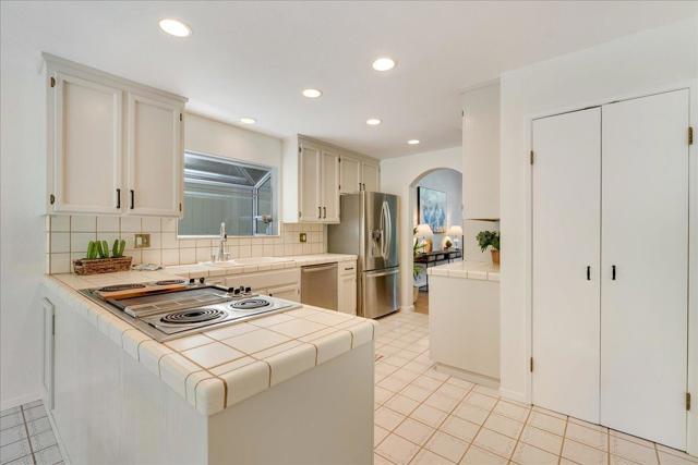 334 Lee Street, Santa Cruz CA: https://media.crmls.org/mediaz/3f37e0f4-618d-47d7-a3d2-8d935454fc4f.jpg
