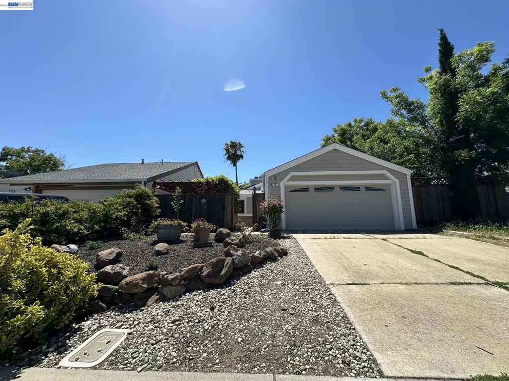3225 ISLEWOOD CT