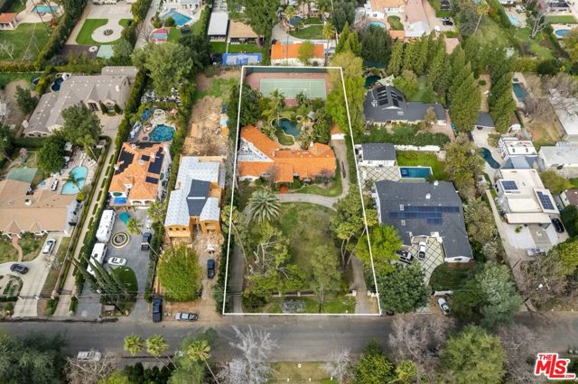 23301 Collins Street photo 6