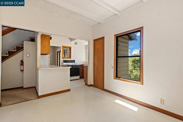 20 La Madronal, Orinda CA: https://media.crmls.org/mediaz/3f3a90fd-6d7f-471b-accd-1e90bc8b5f39.jpg