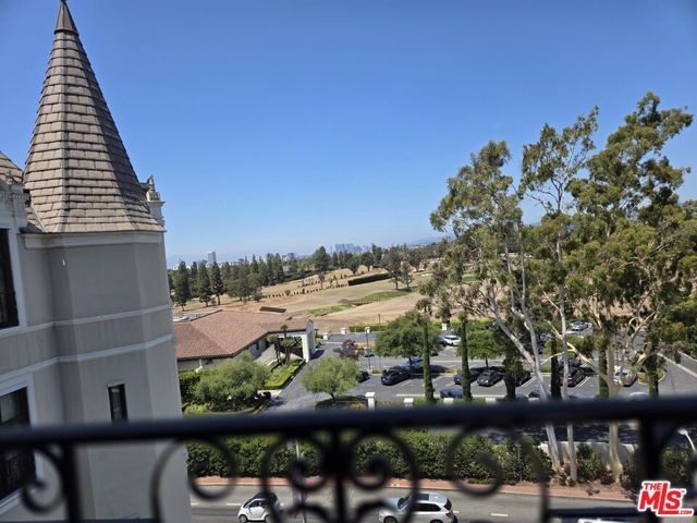 316 N Rossmore Avenue, Los Angeles CA: https://media.crmls.org/mediaz/3f3b4f3d-4528-4508-8362-55df17dffaeb.jpg