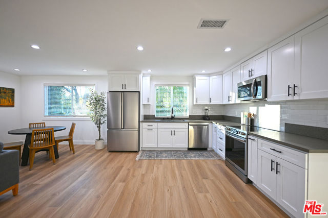 9210 Ventura Way photo 6