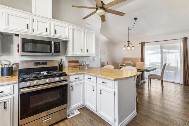 Detail Gallery Image 6 of 21 For 15935 Spring Oaks Rd #168,  El Cajon,  CA 92021 - 3 Beds | 2 Baths