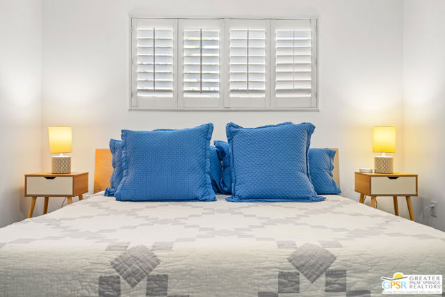 2180 S Palm Canyon Drive, Palm Springs CA: https://media.crmls.org/mediaz/3f3c3a6a-85eb-4b9e-8c60-bdf7e09d4876.jpg