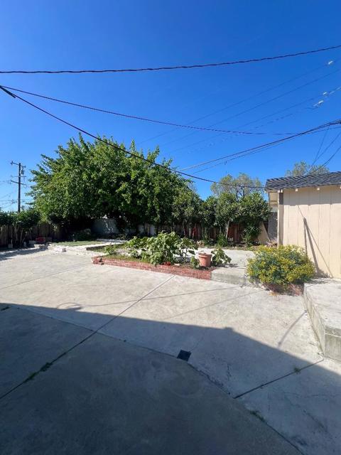 1449 Mercury Court, Milpitas CA: https://media.crmls.org/mediaz/3f3c6b75-6445-47e6-b263-4d825db7af47.jpg