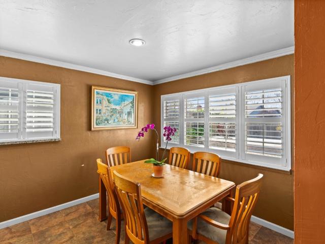 18625 Northridge Drive, Salinas CA: https://media.crmls.org/mediaz/3f3d1997-7e6e-4d77-91da-a5a93323813a.jpg