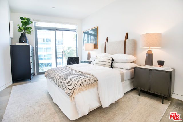 8600 Wilshire Boulevard, Beverly Hills CA: https://media.crmls.org/mediaz/3f3d7da4-ebb0-4553-b4db-b987028e9e1c.jpg