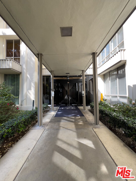 2160 Century Park East, Los Angeles CA: https://media.crmls.org/mediaz/3f3ddf7e-c908-4d37-836f-99b3f15c3830.jpg