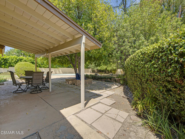 5448 Bothwell Road, Tarzana CA: https://media.crmls.org/mediaz/3f3fbe2a-11ee-4c84-8cc8-c070a5c89fe1.jpg