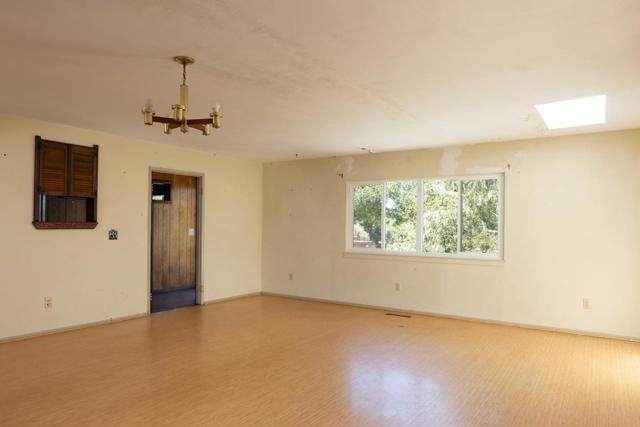 1113 Buena Vista Avenue, Pacific Grove CA: https://media.crmls.org/mediaz/3f40a65c-b6de-47e5-ace0-df5bc788e81b.jpg