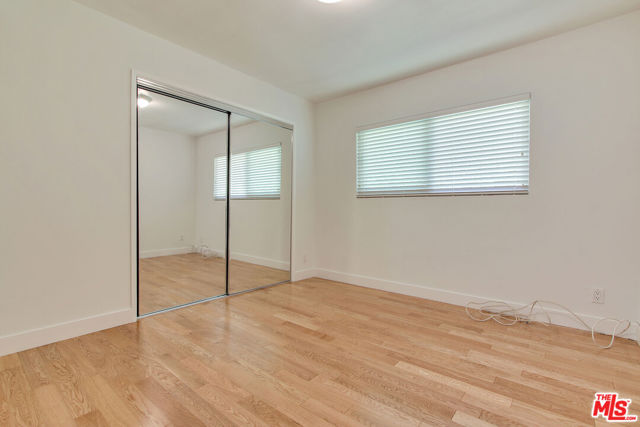 828 Westmount Drive, West Hollywood CA: https://media.crmls.org/mediaz/3f40fb3c-a7b8-4536-bff3-fdb75ed337a9.jpg