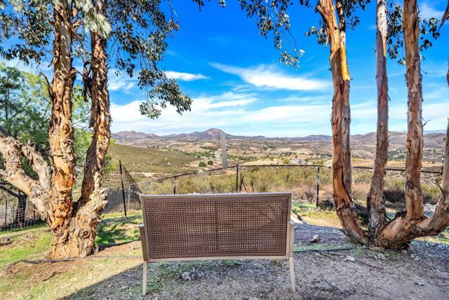 40110 Angora Ln, Temecula CA: https://media.crmls.org/mediaz/3f41a06d-6e67-4df4-8dc7-a10c1a42031c.jpg