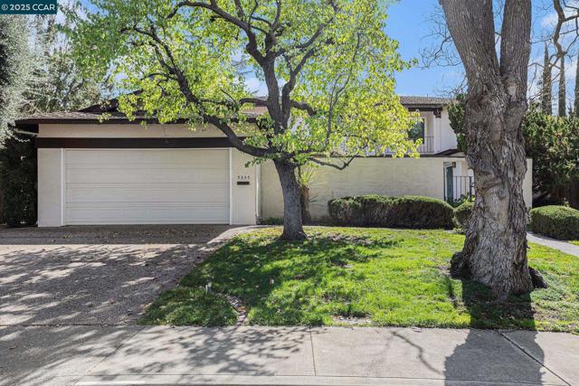 3257 Inverness Dr, Walnut Creek CA: https://media.crmls.org/mediaz/3f423c4f-4017-4b49-a80e-6d7cf7e8a4e6.jpg