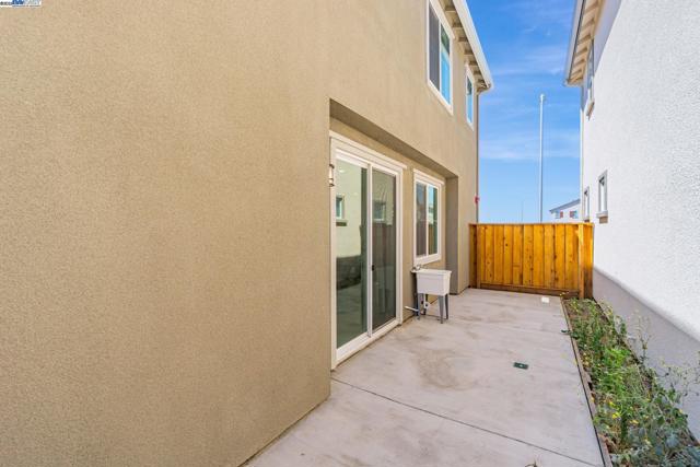 2044 Cottonwood St, Pittsburg CA: https://media.crmls.org/mediaz/3f42f117-3a72-46cb-9e4f-76f3d381f254.jpg