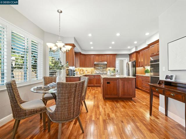 3052 Miwok Way, Clayton CA: https://media.crmls.org/mediaz/3f433dc3-af6a-42b6-90cc-27d386e3bd83.jpg