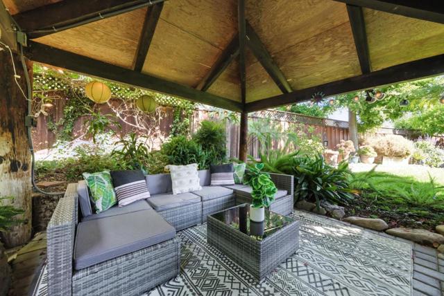 4957 New Compton Court, San Jose CA: https://media.crmls.org/mediaz/3f438794-6be0-4fb7-8358-0ee9772a158c.jpg