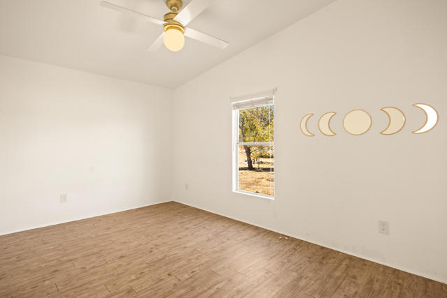 62851 Aberdeen Drive, Joshua Tree CA: https://media.crmls.org/mediaz/3f453443-8989-479b-9d7b-d3eadd9f1cfa.jpg