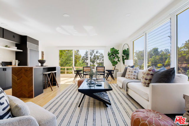 1311 Braeridge Drive, Beverly Hills CA: https://media.crmls.org/mediaz/3f45b2ff-2b29-4eff-b201-3d90389dc789.jpg