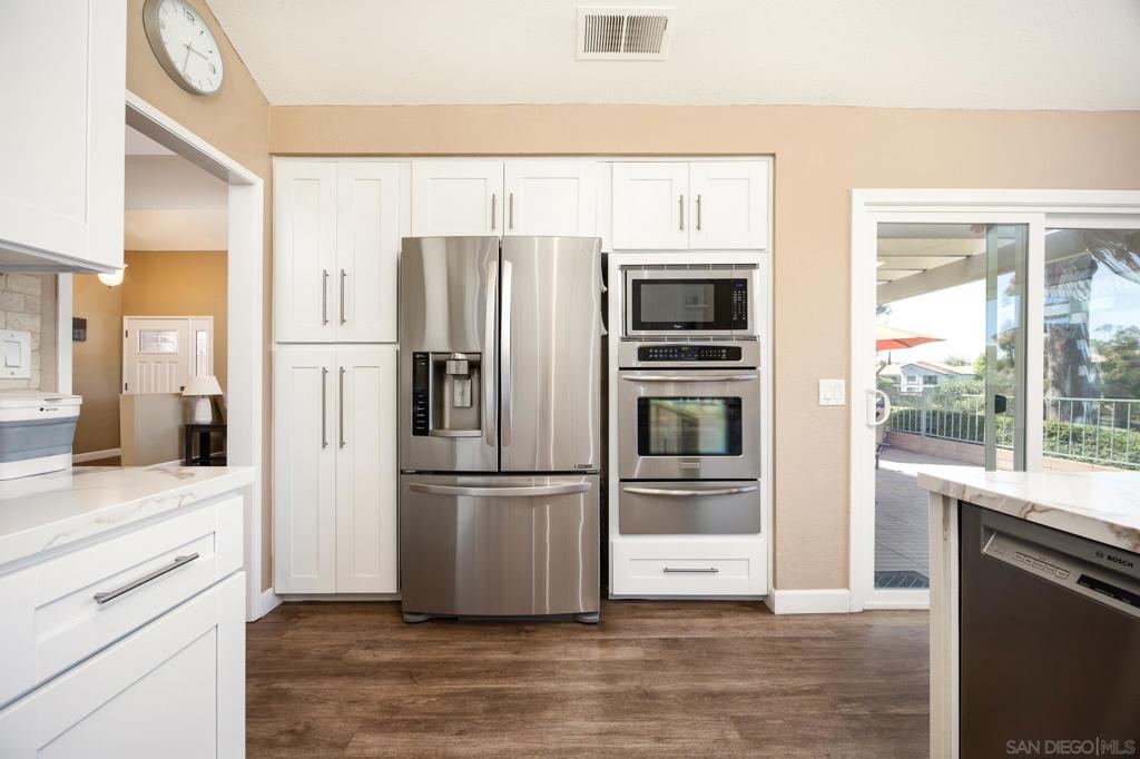 MLS #250032992SD img 12