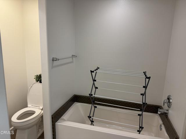 Detail Gallery Image 23 of 34 For 250 N 1st St #301,  Burbank,  CA 91502 - 2 Beds | 3 Baths