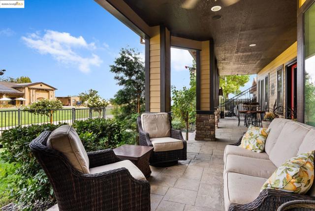 3501 Byer Road, Byron CA: https://media.crmls.org/mediaz/3f45f488-f21c-4f70-a0b2-fdb9085ea6e3.jpg