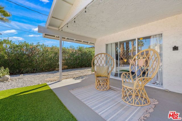 74060 Setting Sun Trail, Palm Desert CA: https://media.crmls.org/mediaz/3f46b126-fde3-4eca-9184-9f285e00f253.jpg